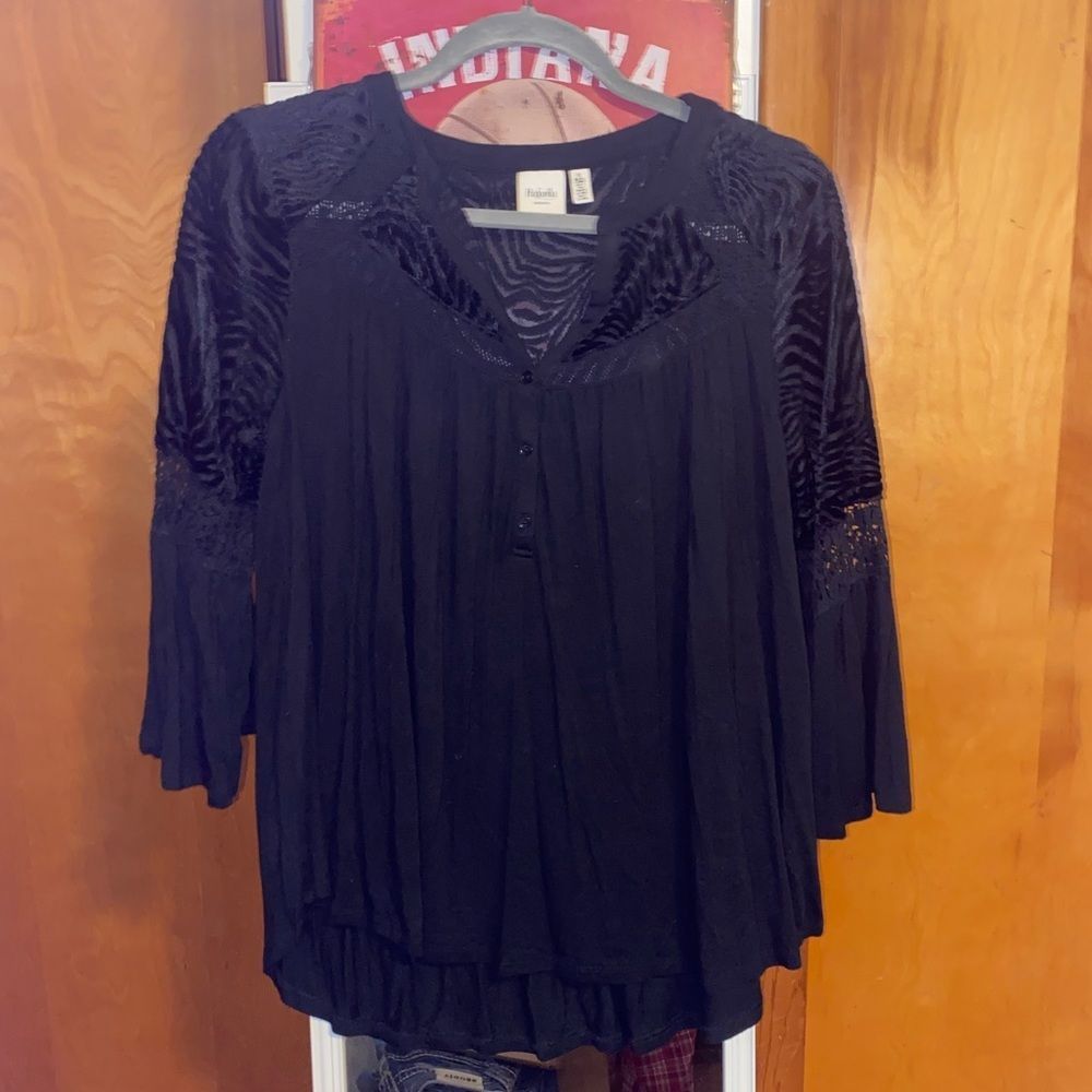 black rafaella top